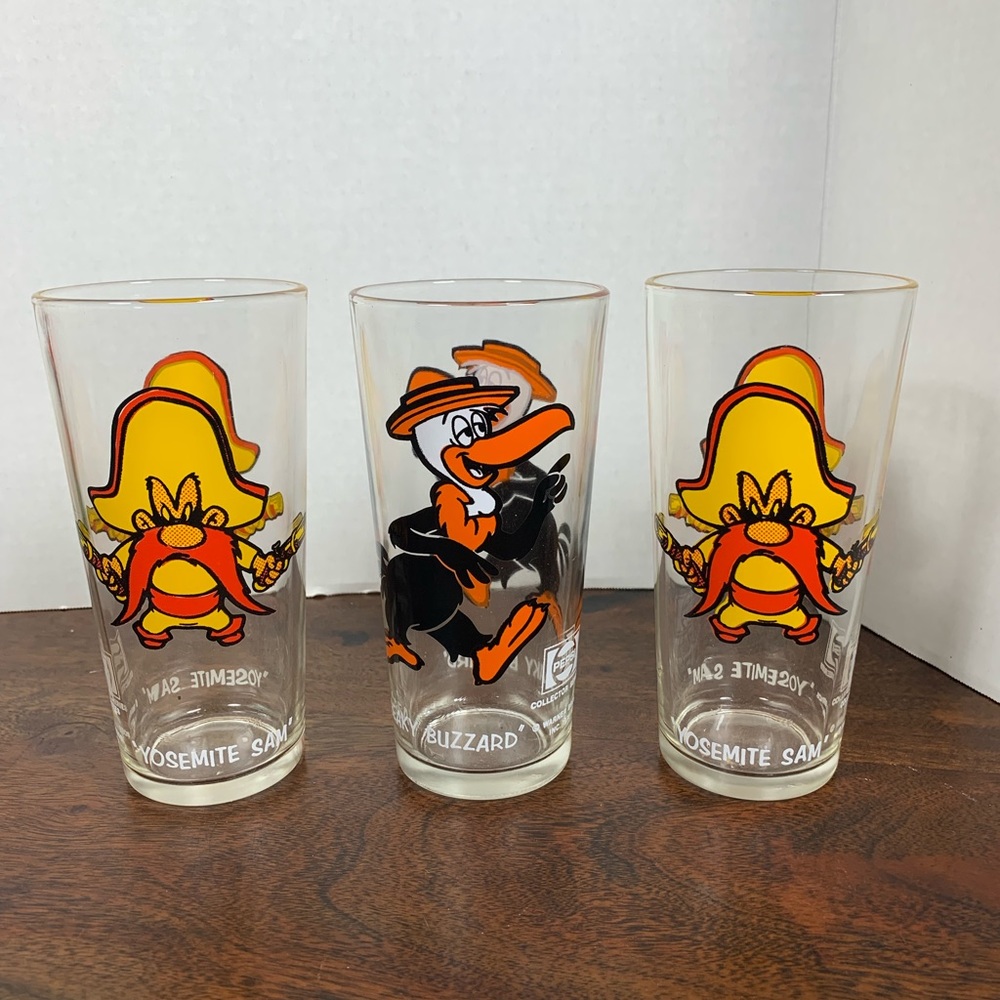 Looney Tuned 1977 Glasses Set Of 3.2 Yosemite Sam1 Beaky Buzzard